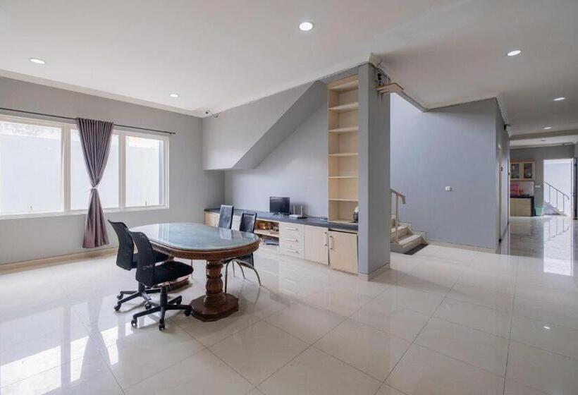 Urbanview Hotel Stariez Karawaci Tangerang By Reddoorz