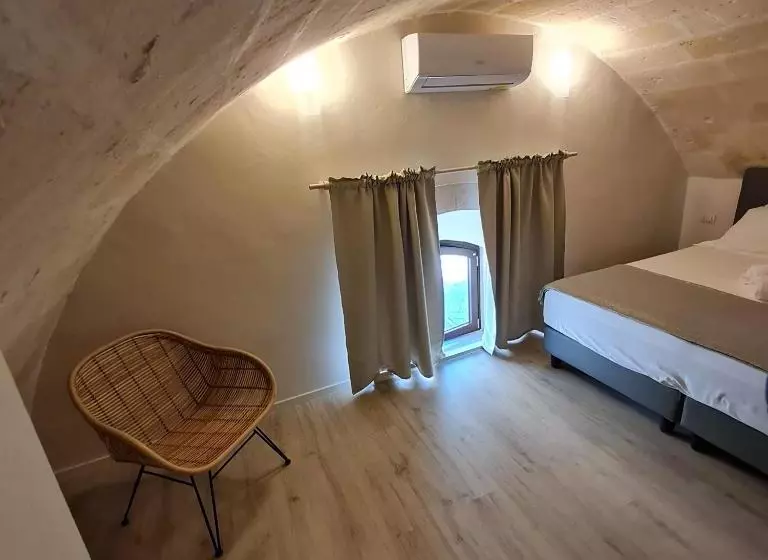 پانسیون Lithoss