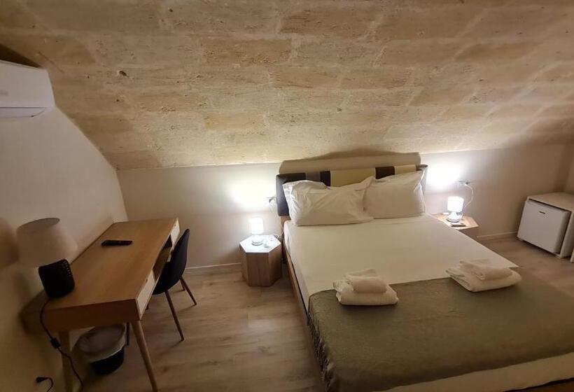 پانسیون Lithoss