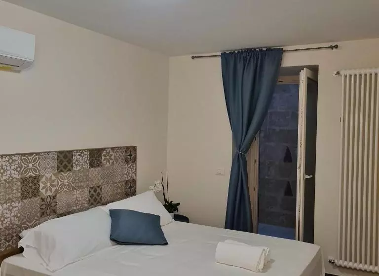 پانسیون Lithoss