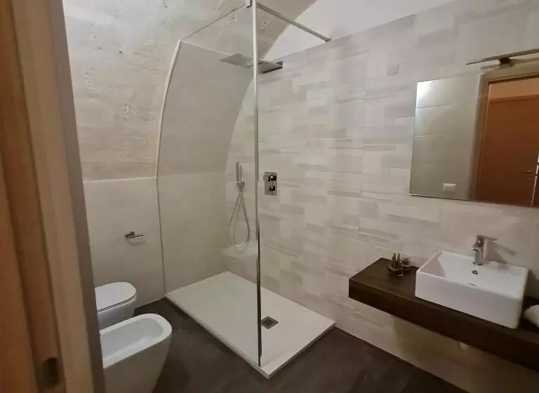 پانسیون Lithoss