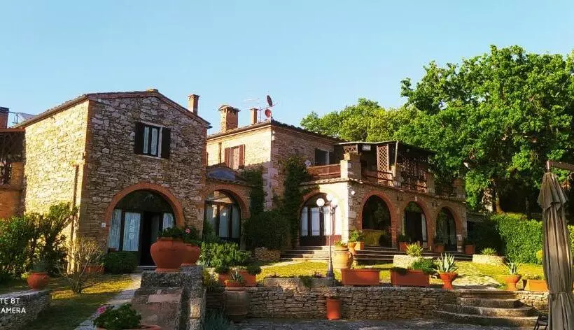 Hotelli Agriturismo Podere Poggiarone