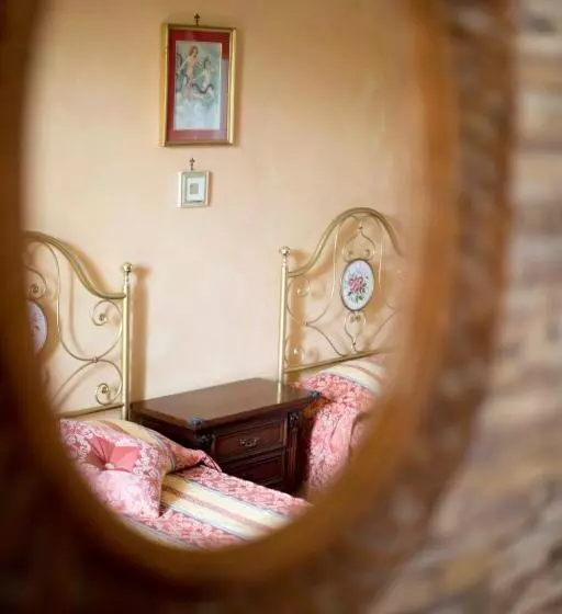 Hotelli Agriturismo Podere Poggiarone