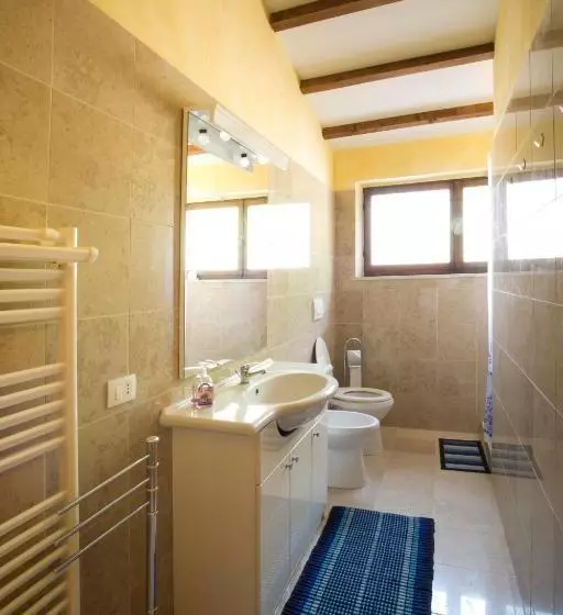 Hotelli Agriturismo Podere Poggiarone