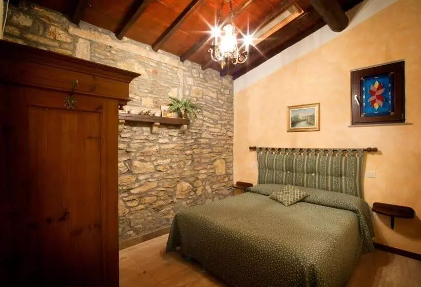 Hotelli Agriturismo Podere Poggiarone