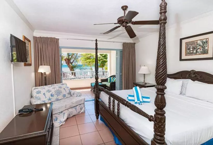 هتل Savannah Beach Club