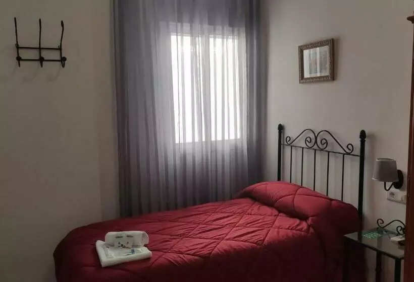 پانسیون Hostal Efebo 24h