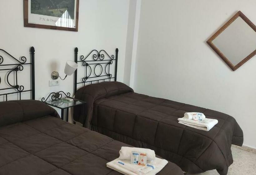 بنسيون Hostal Efebo 24h