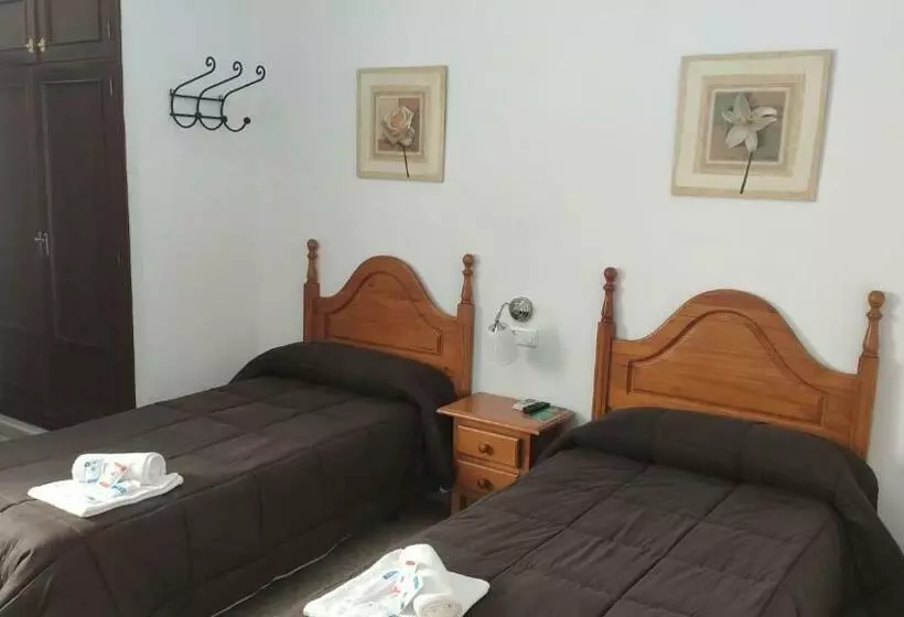 پانسیون Hostal Efebo 24h