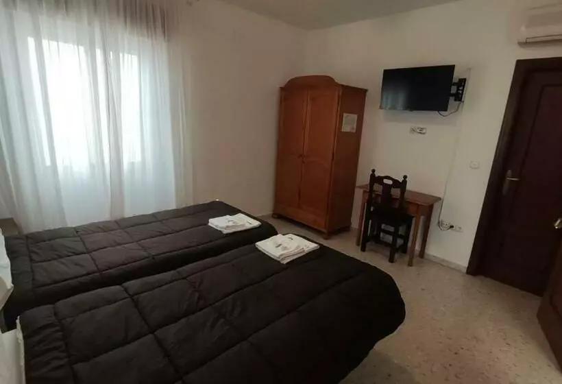 پانسیون Hostal Efebo 24h