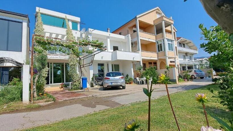 پانسیون Vila Arb