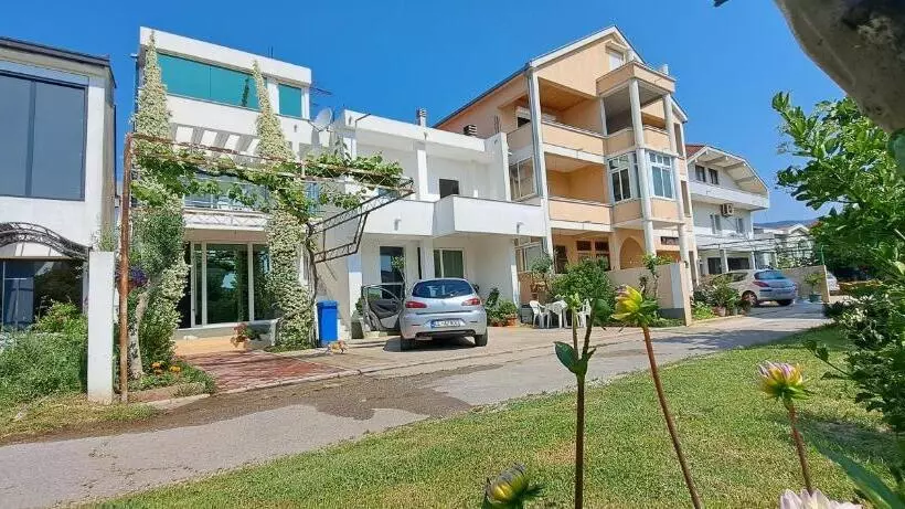 پانسیون Vila Arb