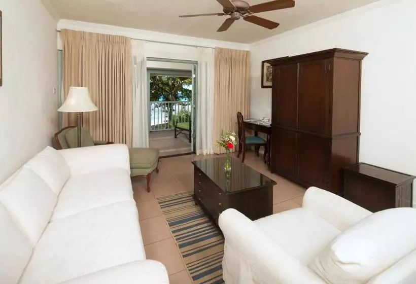 هتل Savannah Beach Club