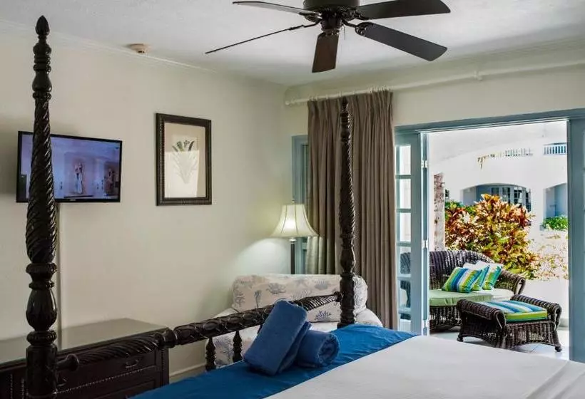 هتل Savannah Beach Club