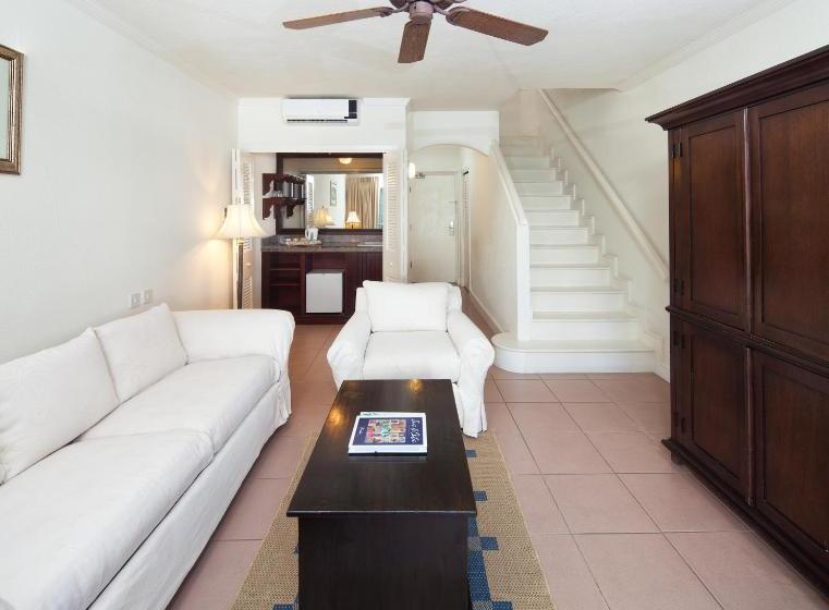 هتل Savannah Beach Club