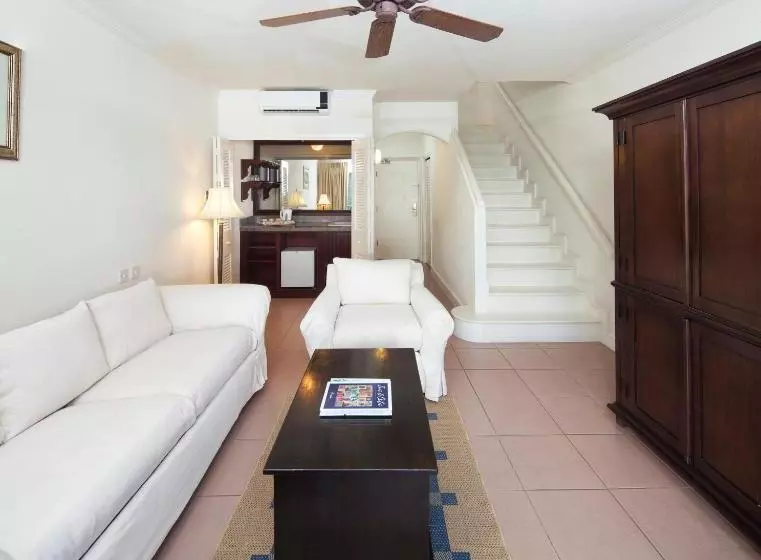 هتل Savannah Beach Club