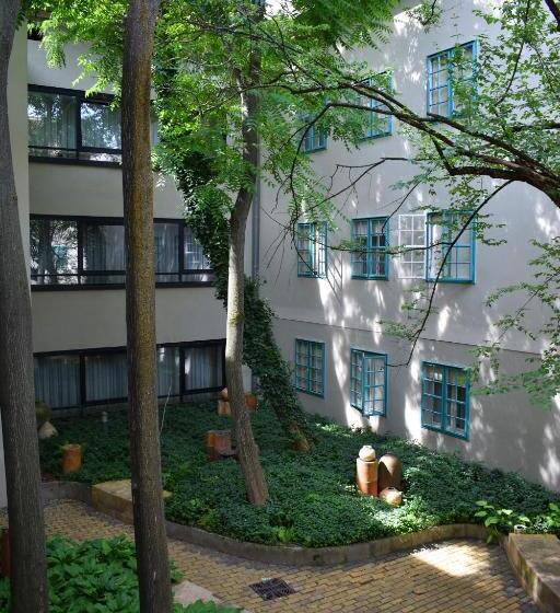 Zsolnay Negyed Vendégháza