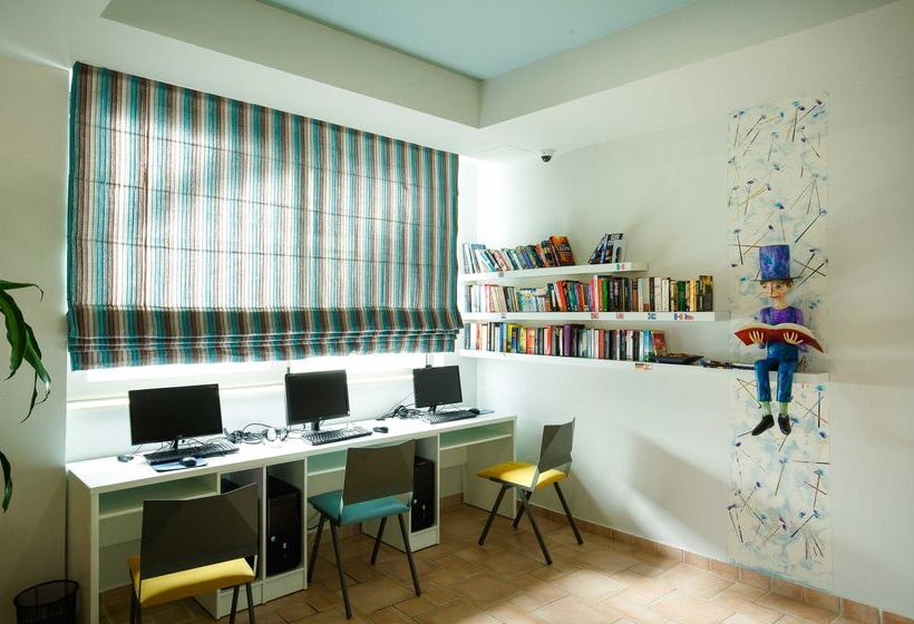 בית מלון כפרי Alianthos Garden