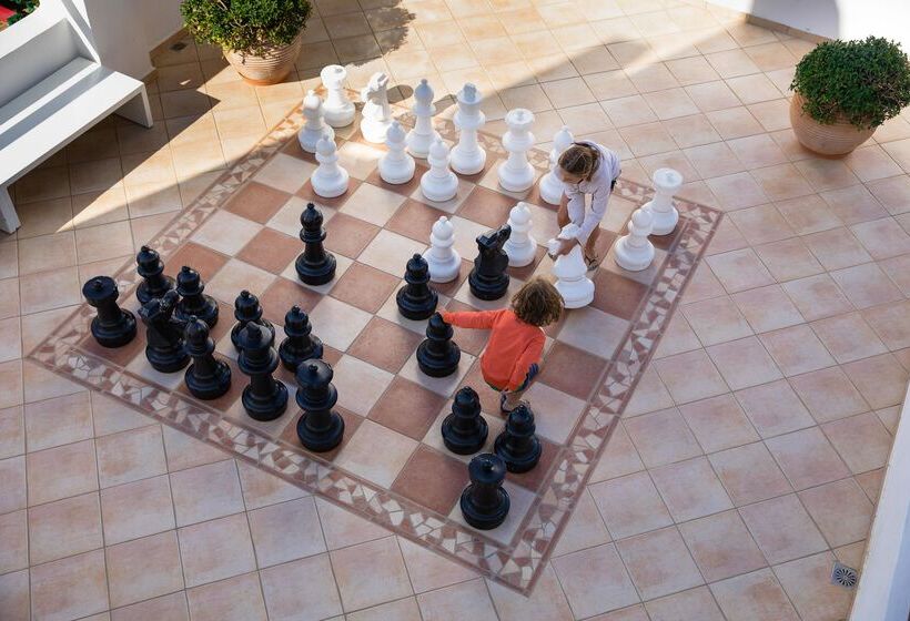 בית מלון כפרי Alianthos Garden