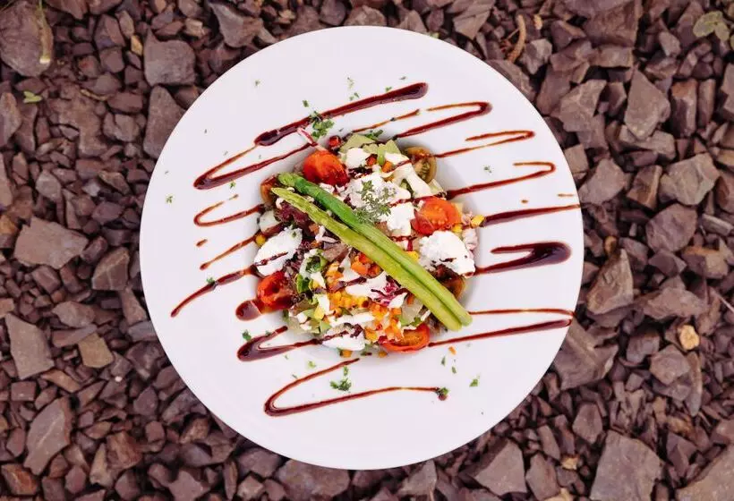 Отель Alianthos Garden