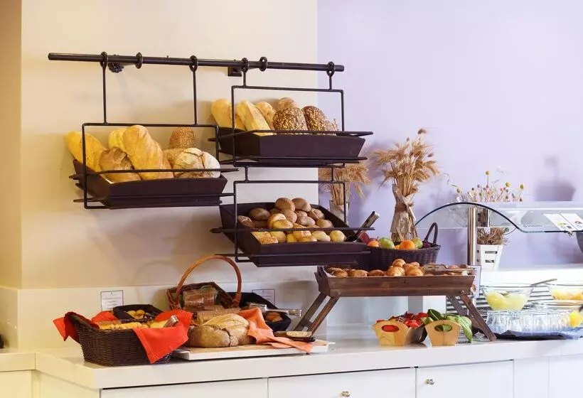 Отель Alianthos Garden