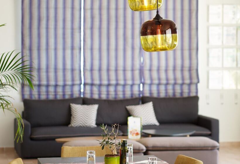 בית מלון כפרי Alianthos Garden