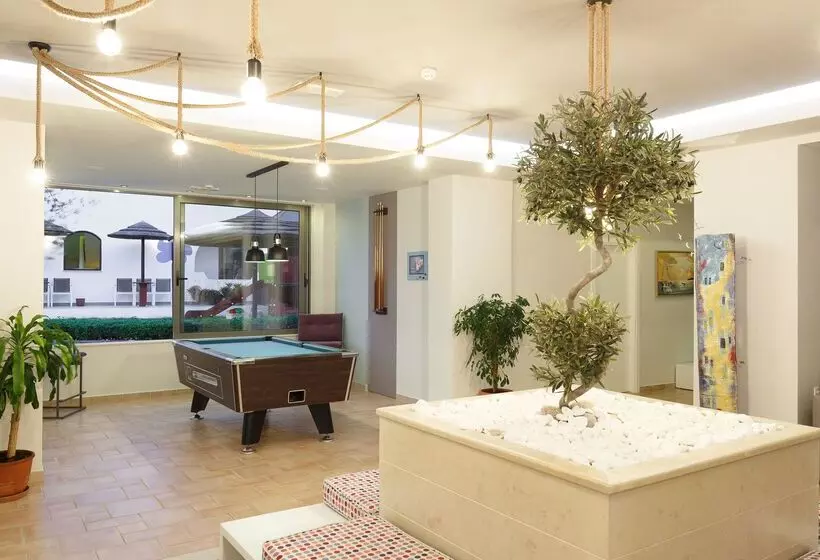 Отель Alianthos Garden