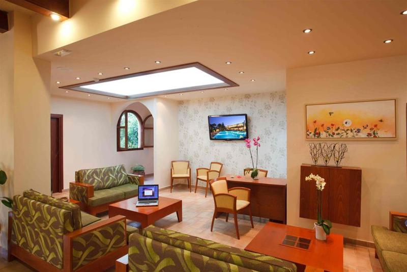 בית מלון כפרי Alianthos Garden