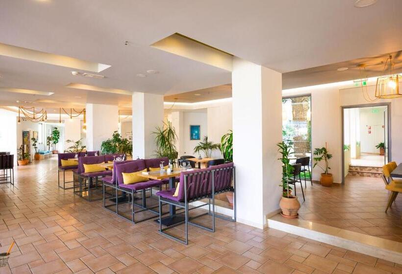 בית מלון כפרי Alianthos Garden