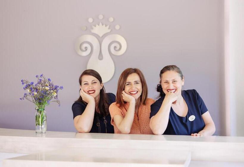 בית מלון כפרי Alianthos Garden