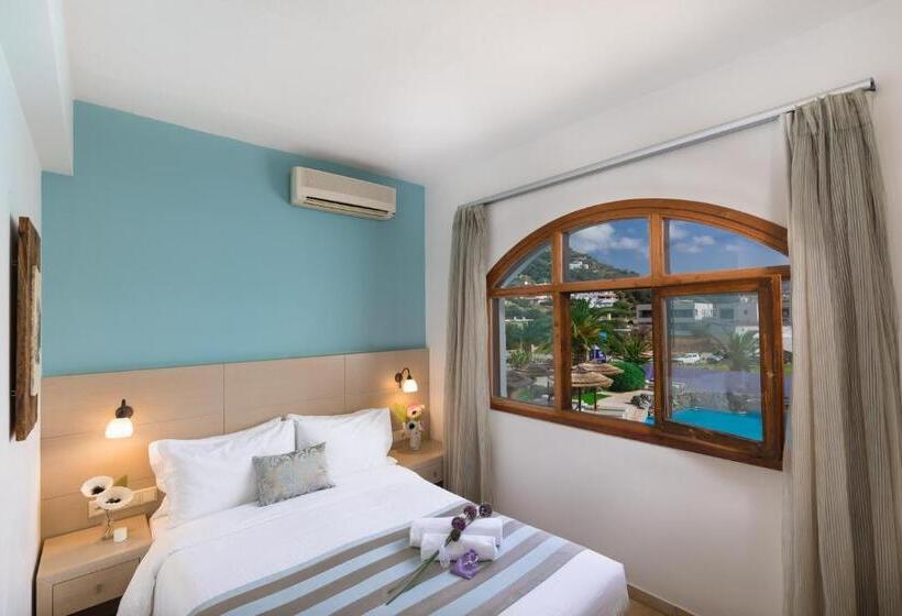 בית מלון כפרי Alianthos Garden