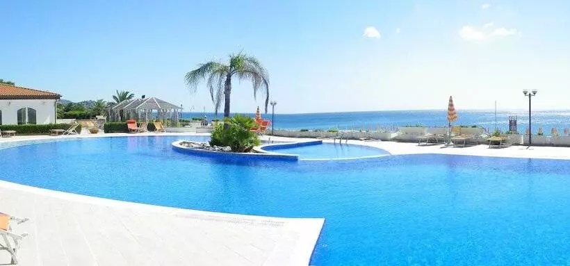 Отель Estella Club & Beauty