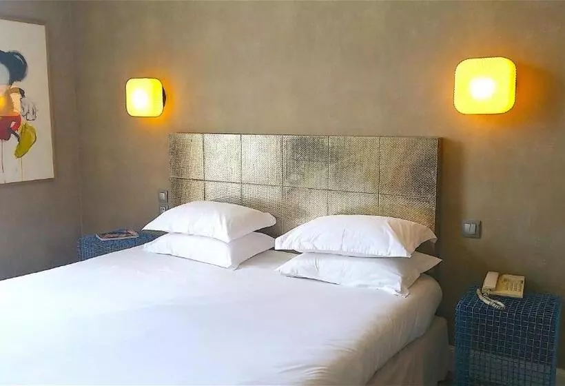 هتل Hôtel L Orque Bleue