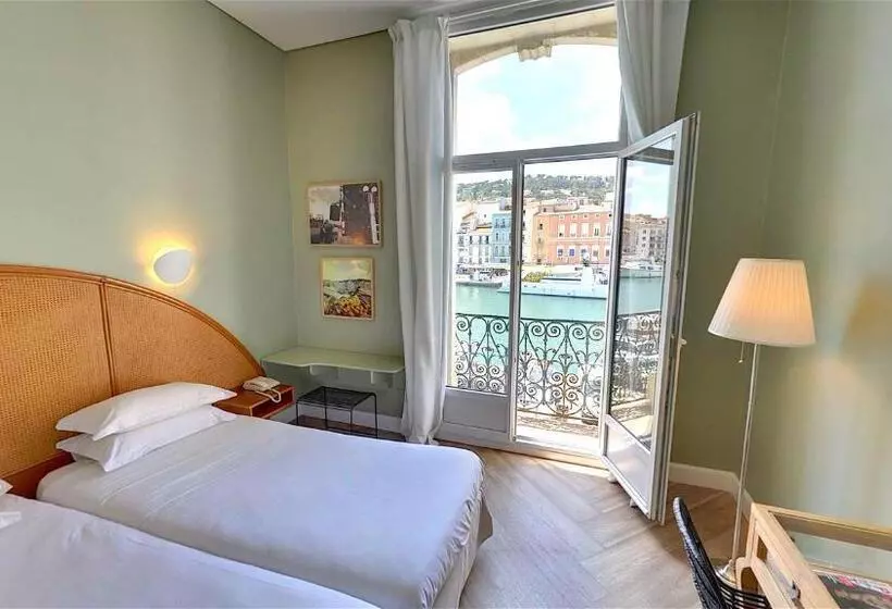 هتل Hôtel L Orque Bleue