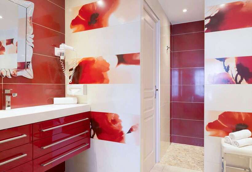 Отель Hôtel Restaurant Les Coquelicots, The Originals Relais