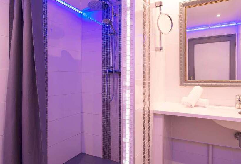 Отель Hôtel Restaurant Les Coquelicots, The Originals Relais