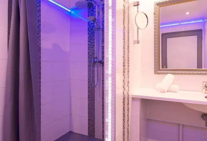 Отель Hôtel Restaurant Les Coquelicots, The Originals Relais