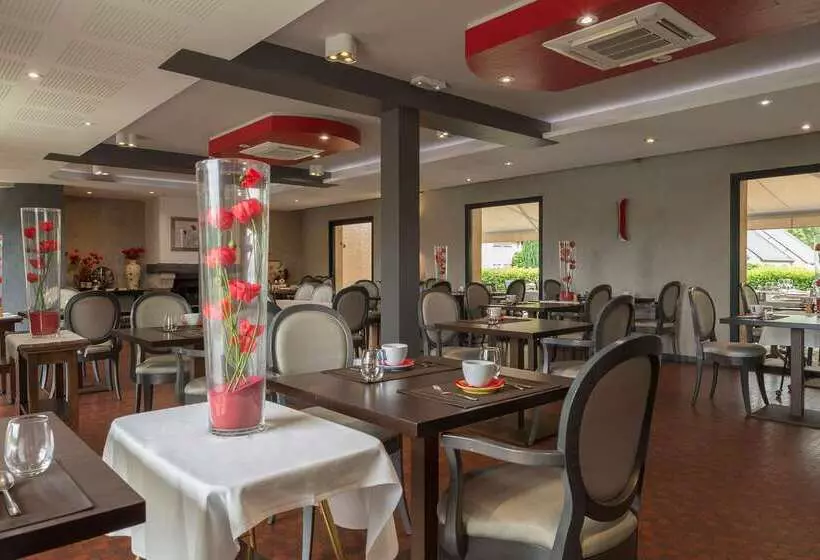 Отель Hôtel Restaurant Les Coquelicots, The Originals Relais