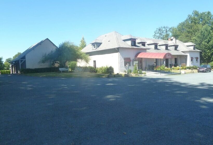 Отель Hôtel Restaurant Les Coquelicots, The Originals Relais