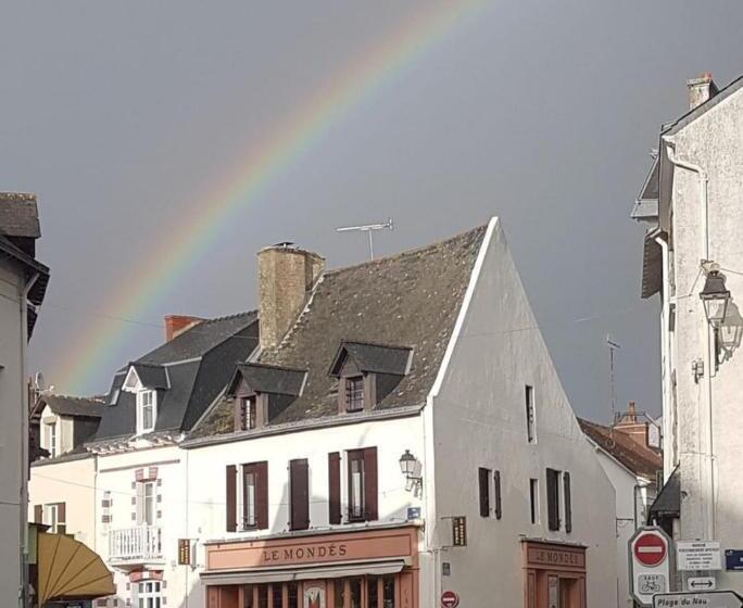 בית מלון כפרי Le Mondes