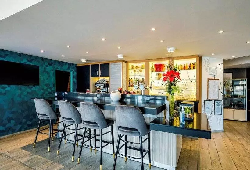 Отель Mercure Vienne Sud Chanas