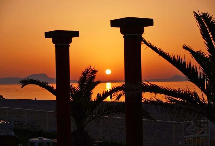 בית מלון כפרי Odyssia Beach