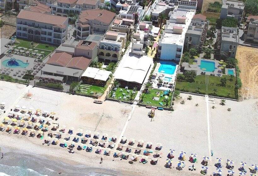 בית מלון כפרי Odyssia Beach