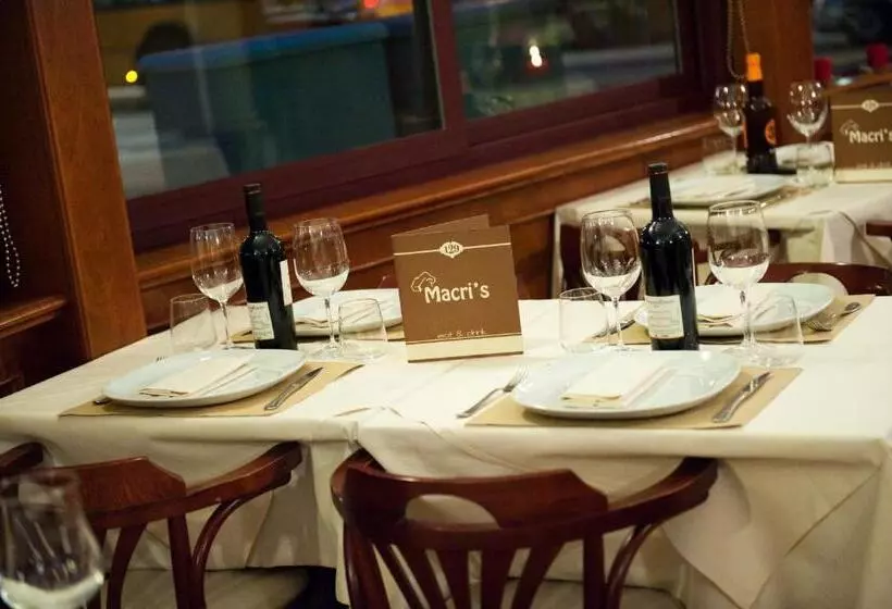 هتل Piero Della Francesca