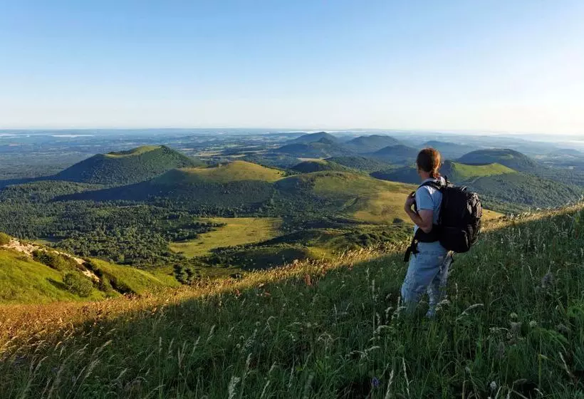 בית מלון כפרי Premiere Classe Clermont Ferrand Nord