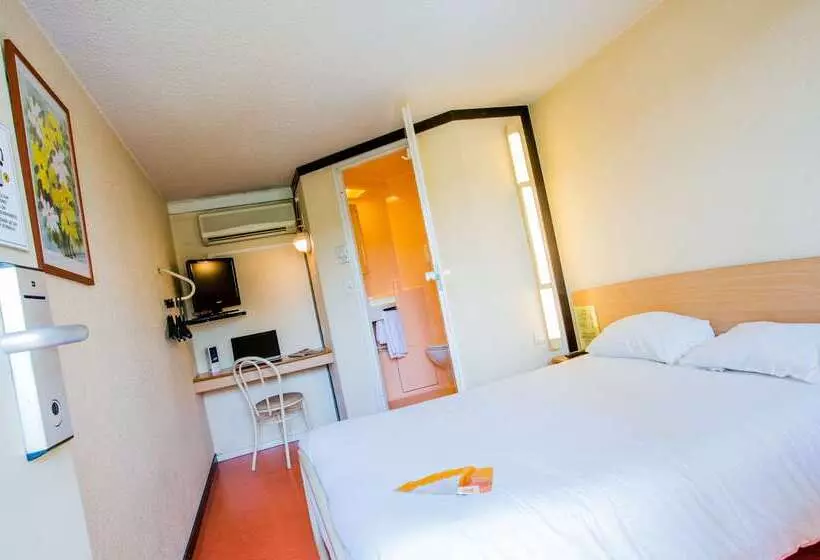 בית מלון כפרי Premiere Classe Clermont Ferrand Nord