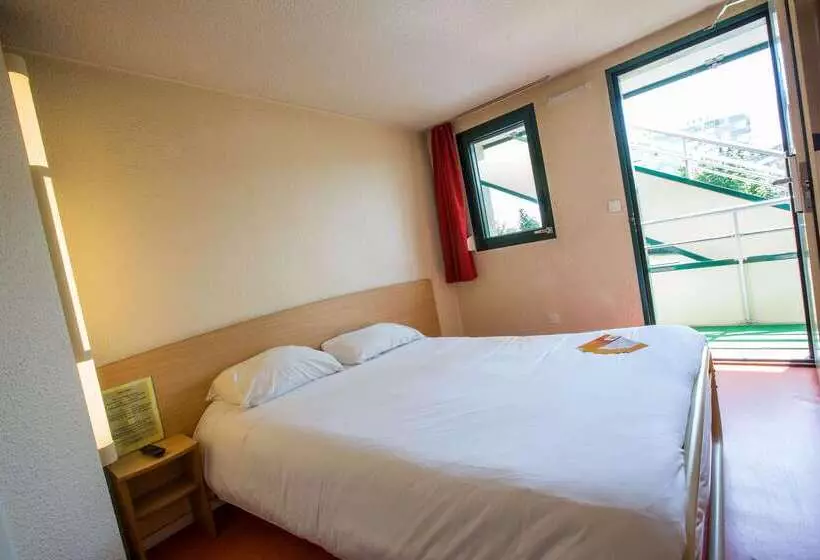 בית מלון כפרי Premiere Classe Clermont Ferrand Nord