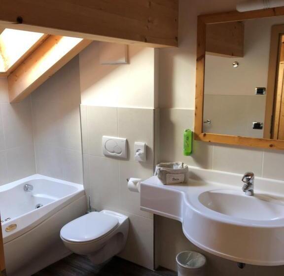 בית מלון כפרי Somont