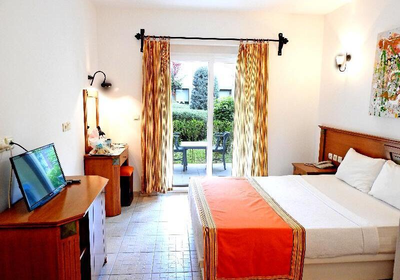 فندق Tiana Beach Resort   All Inclusive