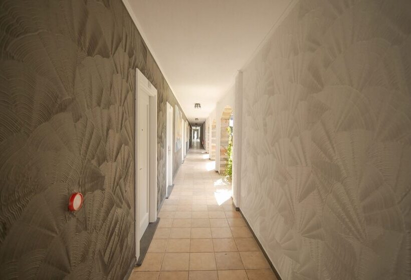 فندق Tiana Beach Resort   All Inclusive